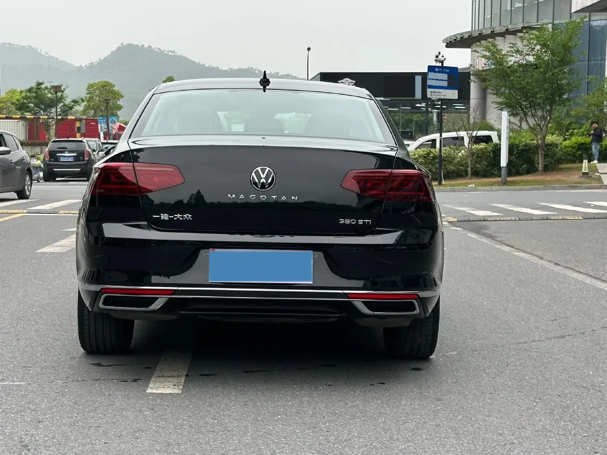 2026 Volkswagen Magotan 2.0T 220HP L4 7DCT,autocango,china used car exporter,china ev exporter,chinese used car exporter,chinese used ev exporter