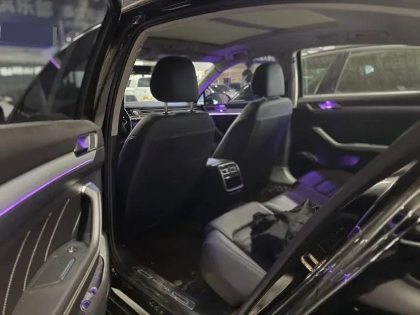 2023 Volkswagen Magotan 1.4T 150HP L4 7DCT,autocango,china used car exporter,china ev exporter,chinese used car exporter,chinese used ev exporter