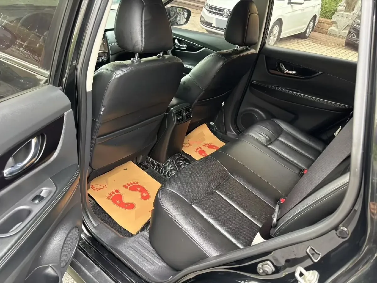 2020 Nissan X-Trail 2.0L 154HP L4 CVT,autocango,china used car exporter,china ev exporter,chinese used car exporter,chinese used ev exporter