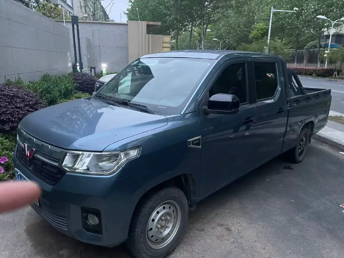 2021 WuLing ZhentTu 1.5L 99HP L4 5MT,autocango,china used car exporter,china ev exporter,chinese used car exporter,chinese used ev exporter