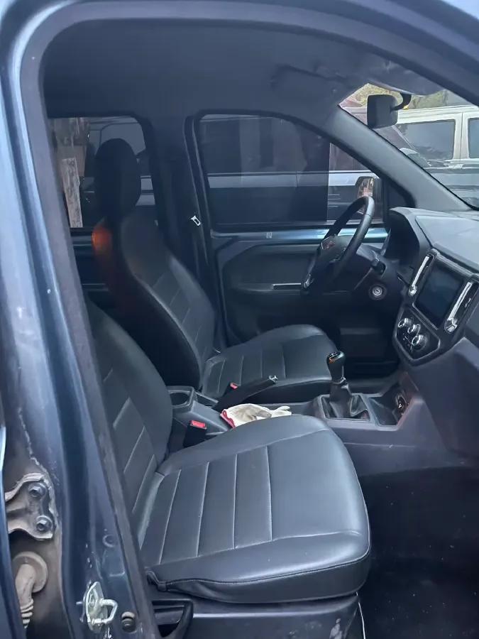 2021 WuLing ZhentTu 1.5L 99HP L4 5MT,autocango,china used car exporter,china ev exporter,chinese used car exporter,chinese used ev exporter