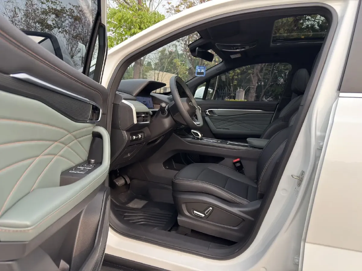 2024 Geely Okavango L 2.0T 218HP L4 7DCT,autocango,china used car exporter,china ev exporter,chinese used car exporter,chinese used ev exporter