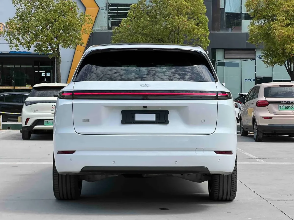 2024 Li L8 Range Extended 154HP REEV 52.3KWH,autocango,china used car exporter,china ev exporter,chinese used car exporter,chinese used ev exporter