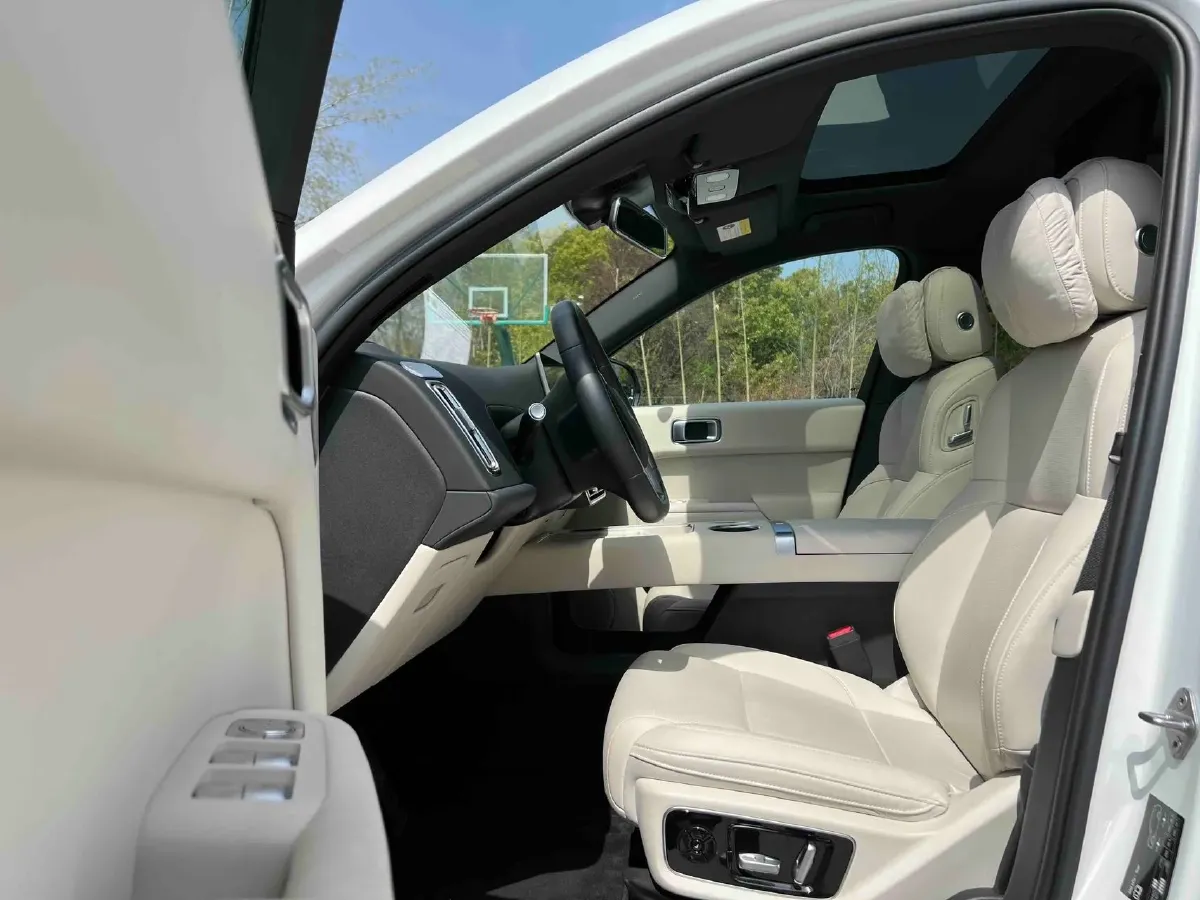 2024 Li L8 Range Extended 154HP REEV 52.3KWH,autocango,china used car exporter,china ev exporter,chinese used car exporter,chinese used ev exporter