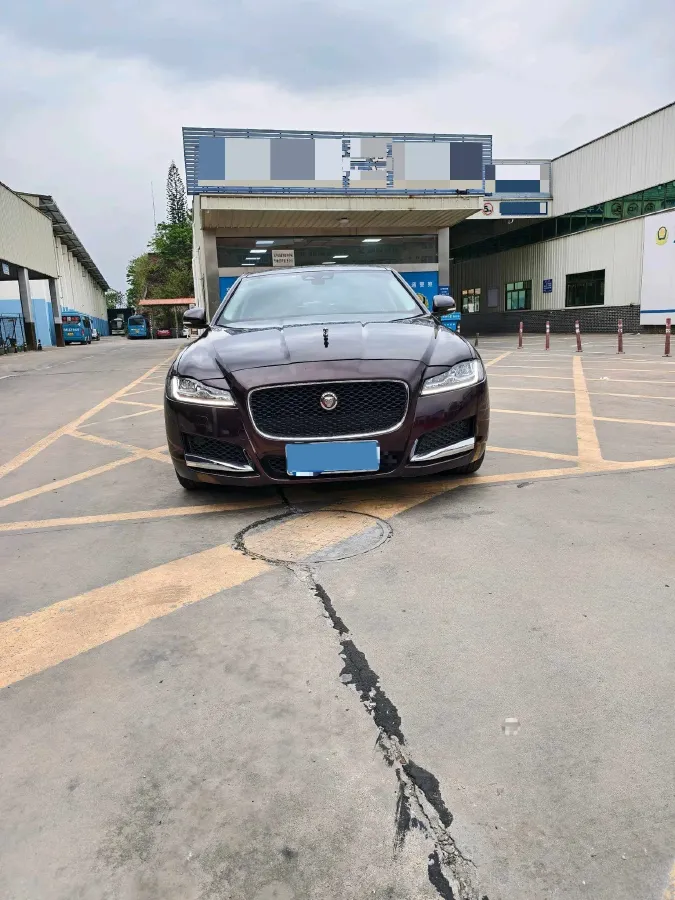 2018 Jaguar XFL 2.0T 200HP L4 8AT,autocango,china used car exporter,china ev exporter,chinese used car exporter,chinese used ev exporter