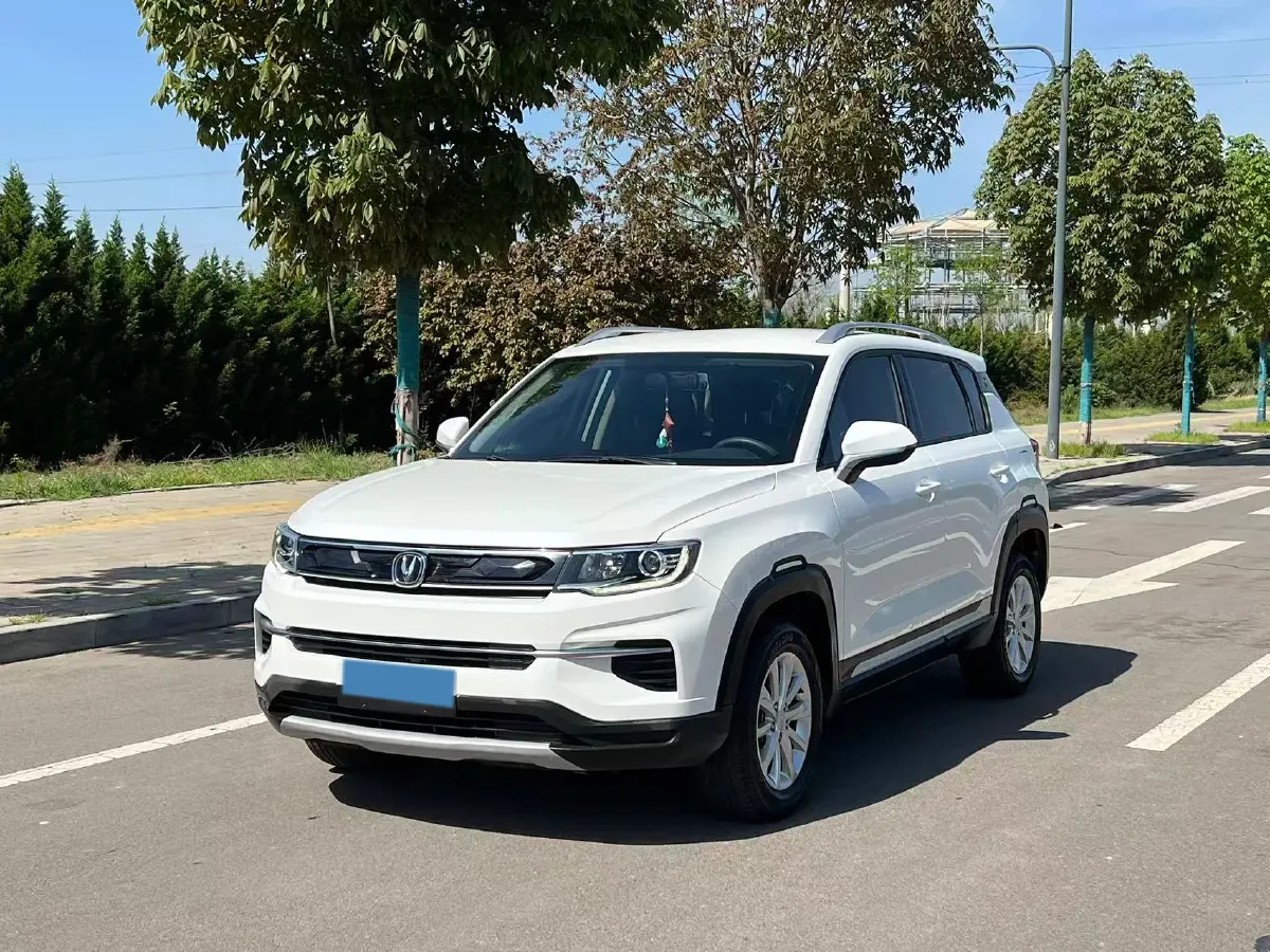 2019 ChangAn CS35 Plus 1.6L 128HP L4 5MT,autocango,china used car exporter,china ev exporter,chinese used car exporter,chinese used ev exporter
