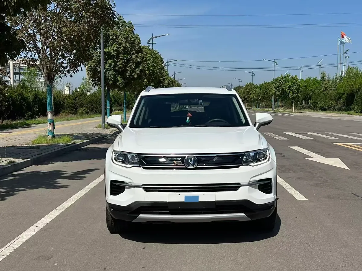 2019 ChangAn CS35 Plus 1.6L 128HP L4 5MT,autocango,china used car exporter,china ev exporter,chinese used car exporter,chinese used ev exporter