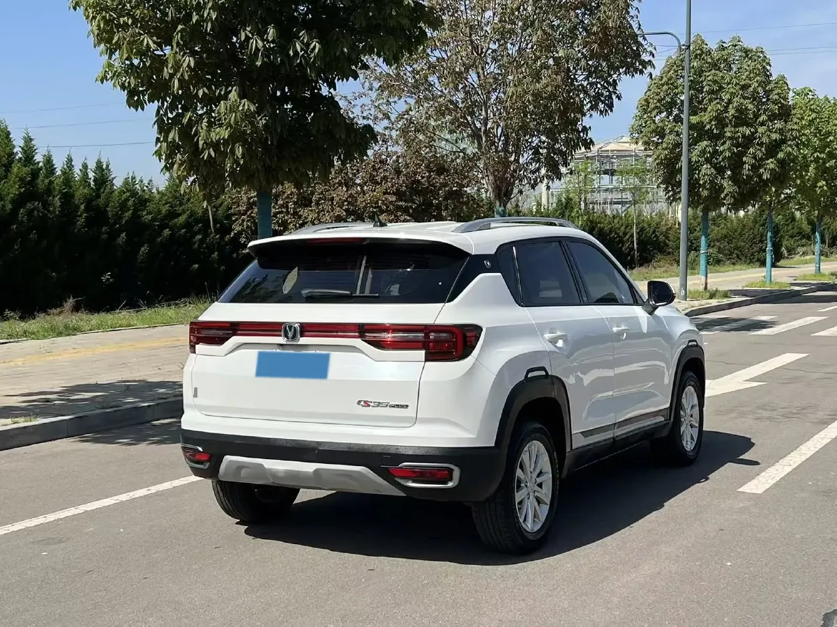 2019 ChangAn CS35 Plus 1.6L 128HP L4 5MT,autocango,china used car exporter,china ev exporter,chinese used car exporter,chinese used ev exporter