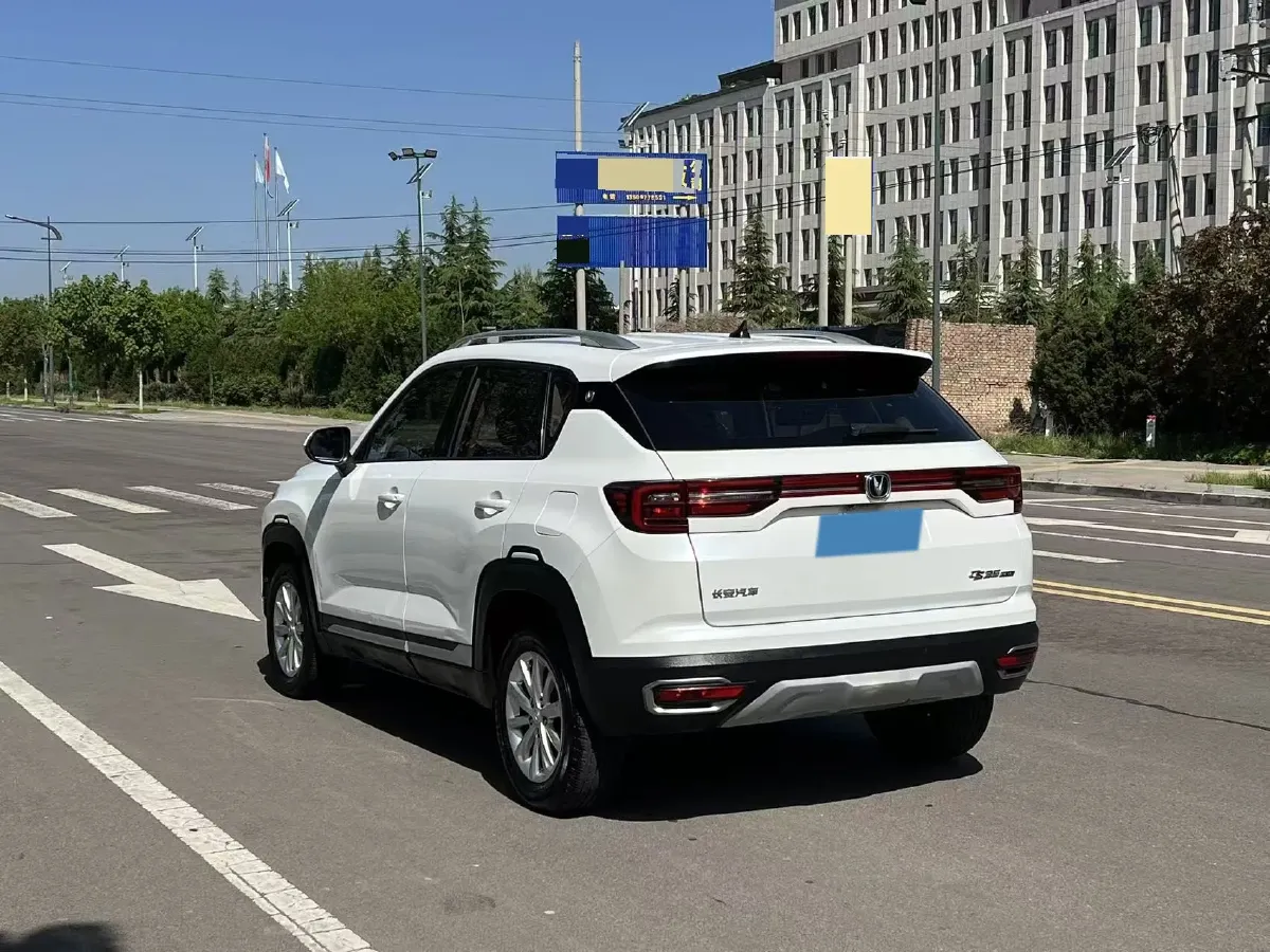 2019 ChangAn CS35 Plus 1.6L 128HP L4 5MT,autocango,china used car exporter,china ev exporter,chinese used car exporter,chinese used ev exporter