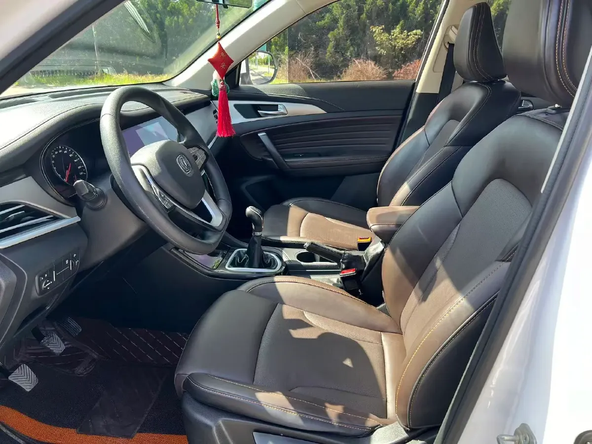 2019 ChangAn CS35 Plus 1.6L 128HP L4 5MT,autocango,china used car exporter,china ev exporter,chinese used car exporter,chinese used ev exporter