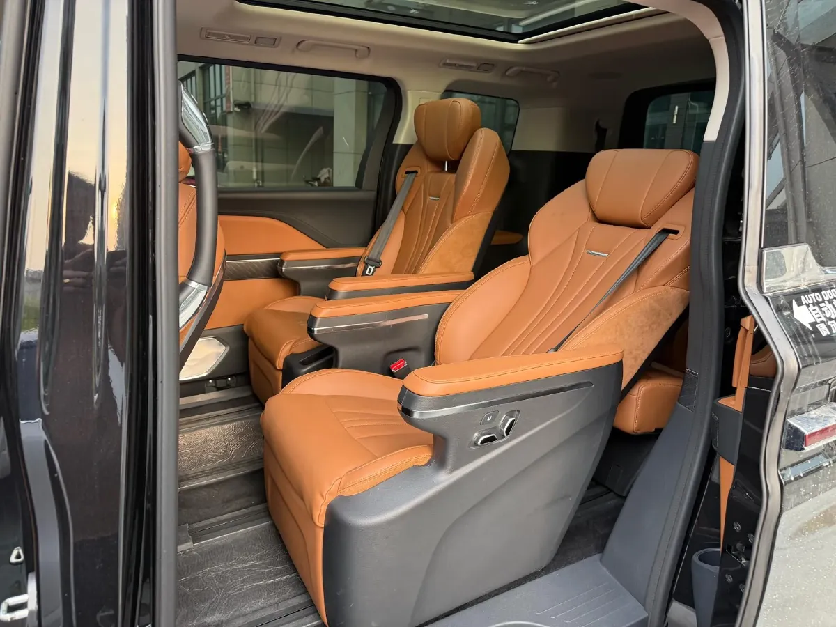 2023 HongQi HQ9 2.0T 252HP L4 8AT,autocango,china used car exporter,china ev exporter,chinese used car exporter,chinese used ev exporter