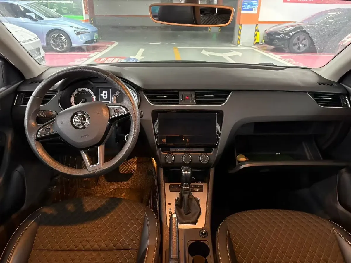 2019 Skoda Octavia 1.4T 150HP L4 7DCT,autocango,china used car exporter,china ev exporter,chinese used car exporter,chinese used ev exporter