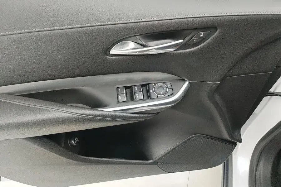 2021 Cadillac XT4 2.0T 237HP L4 9AT,autocango,china used car exporter,china ev exporter,chinese used car exporter,chinese used ev exporter