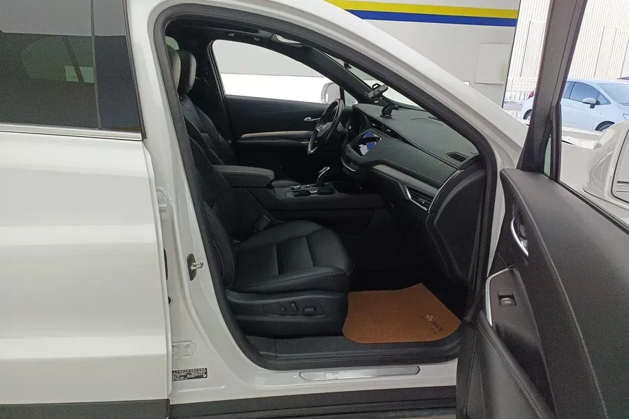2021 Cadillac XT4 2.0T 237HP L4 9AT,autocango,china used car exporter,china ev exporter,chinese used car exporter,chinese used ev exporter