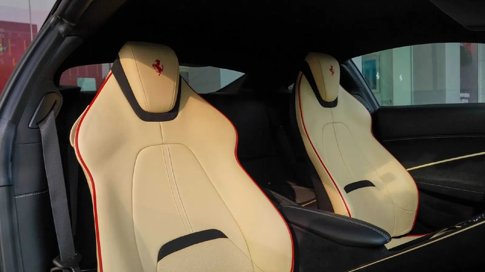 2020 Ferrari Roma 3.9T 620HP V8 8DCT,autocango,china used car exporter,china ev exporter,chinese used car exporter,chinese used ev exporter