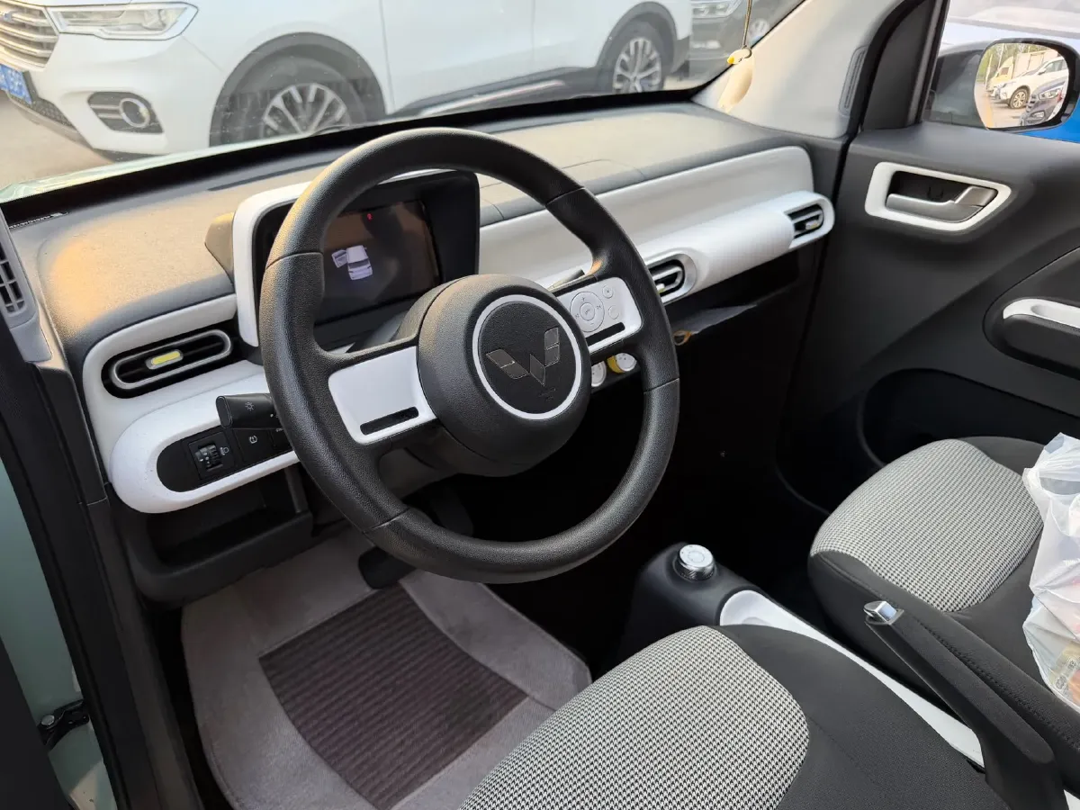 2024 WuLing HongGuang MINI EV BEV 17.3KWH,autocango,china used car exporter,china ev exporter,chinese used car exporter,chinese used ev exporter