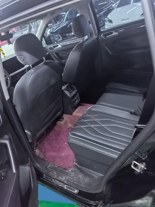 2024 Volkswagen Tiguan L 2.0T 186HP L4 7DCT,autocango,china used car exporter,china ev exporter,chinese used car exporter,chinese used ev exporter