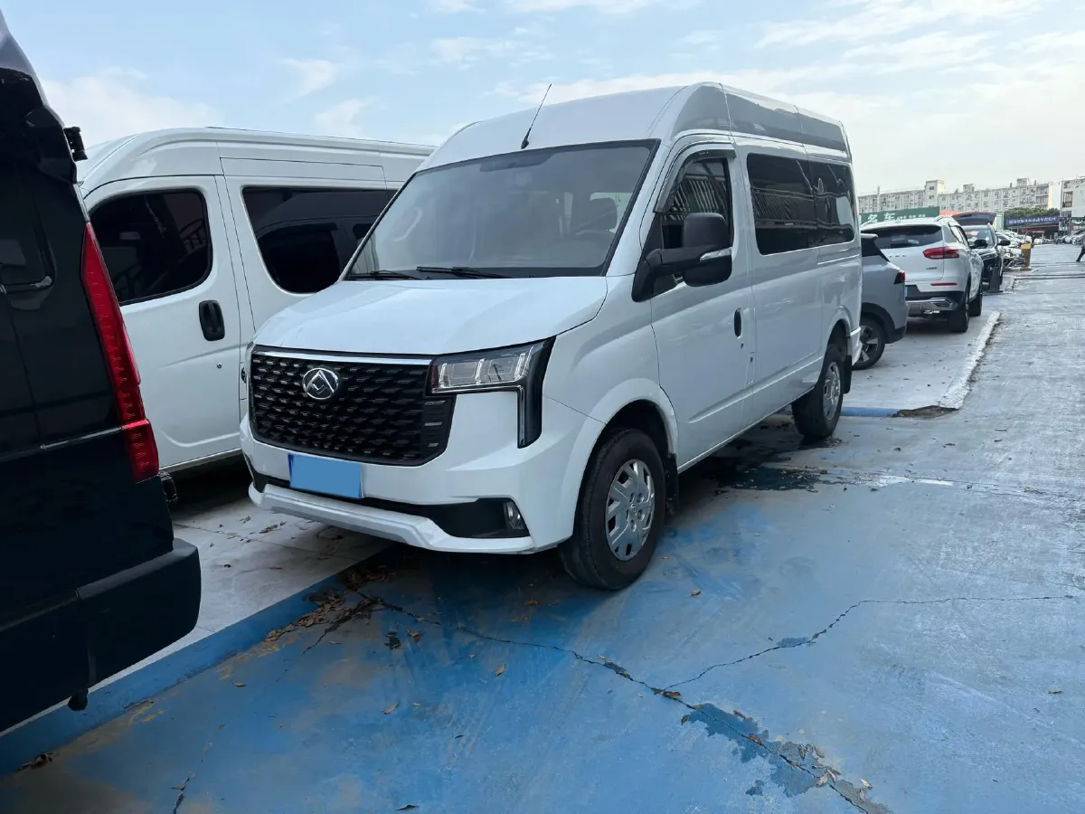 2023 MAXUS XinTu V80 2.0T 127HP L4 6MT,autocango,china used car exporter,china ev exporter,chinese used car exporter,chinese used ev exporter