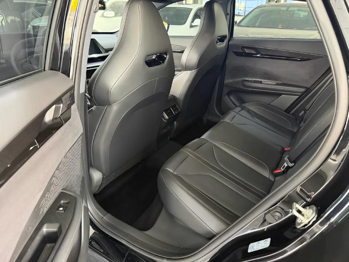 2025 ChangAn UNI-V 1.5T 192HP L4 7DCT,autocango,china used car exporter,china ev exporter,chinese used car exporter,chinese used ev exporter