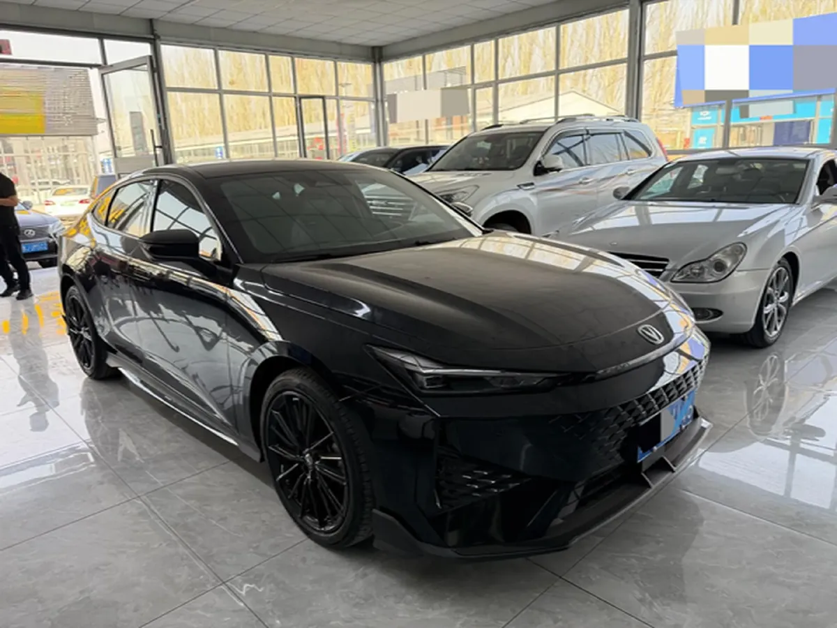 2025 ChangAn UNI-V 1.5T 192HP L4 7DCT,autocango,china used car exporter,china ev exporter,chinese used car exporter,chinese used ev exporter