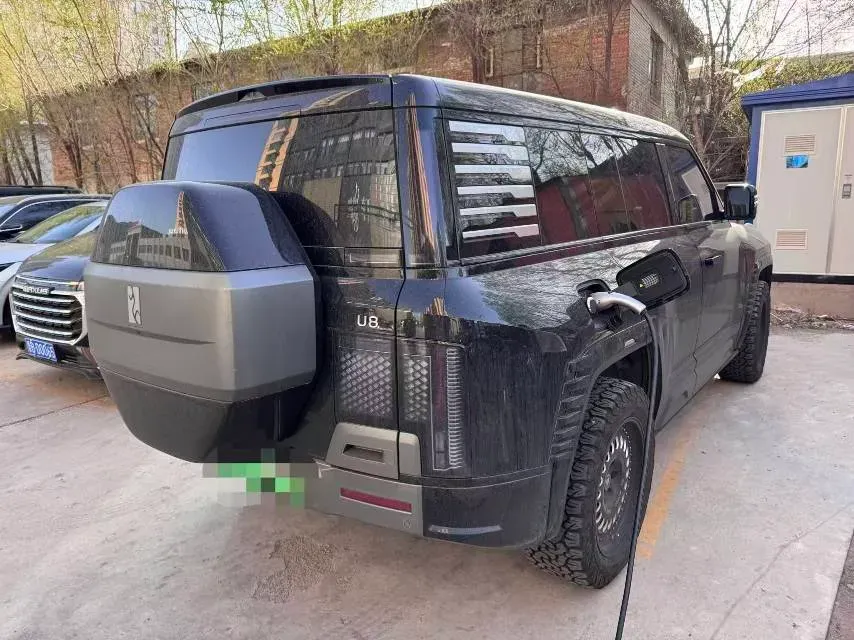 2023 YangWang U8 2.0T 272HP L4 REEV 49.05KWH,autocango,china used car exporter,china ev exporter,chinese used car exporter,chinese used ev exporter