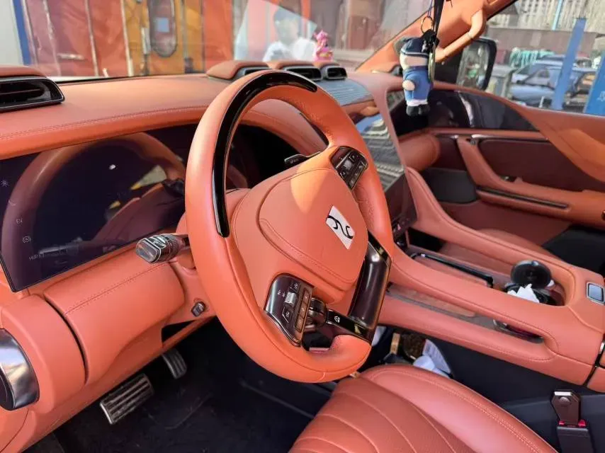 2023 YangWang U8 2.0T 272HP L4 REEV 49.05KWH,autocango,china used car exporter,china ev exporter,chinese used car exporter,chinese used ev exporter