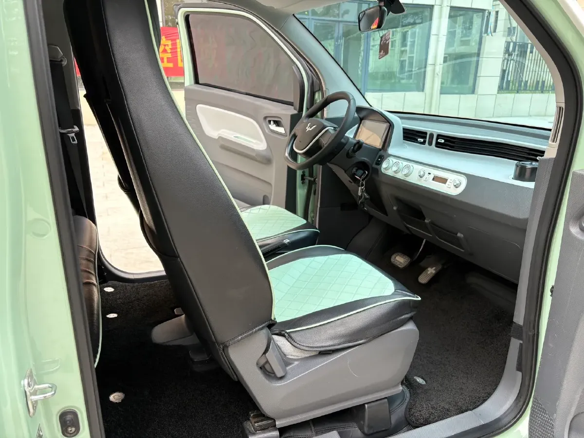 2021 WuLing HongGuang MINI EV BEV 13.9KWH,autocango,china used car exporter,china ev exporter,chinese used car exporter,chinese used ev exporter