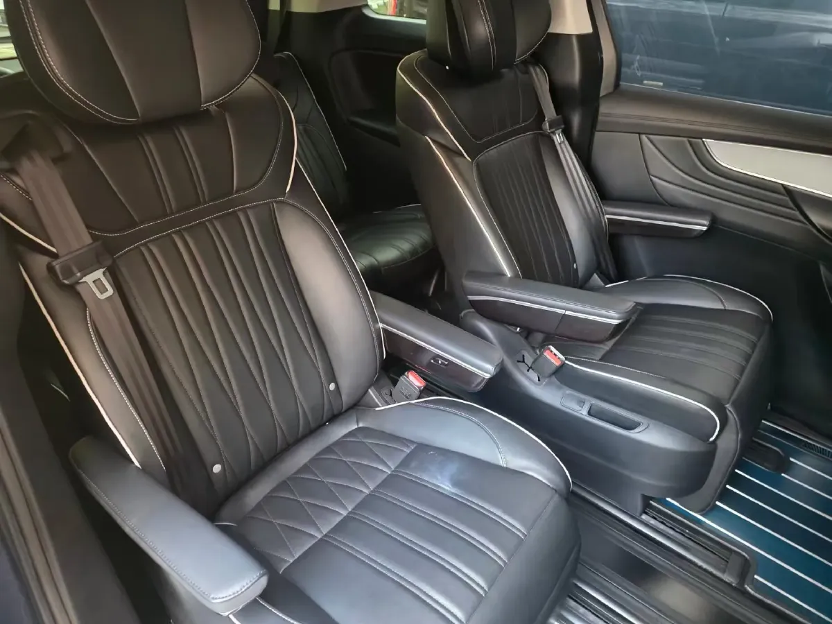 2021 Roewe iMAX8 2.0T 234HP L4 8AT,autocango,china used car exporter,china ev exporter,chinese used car exporter,chinese used ev exporter