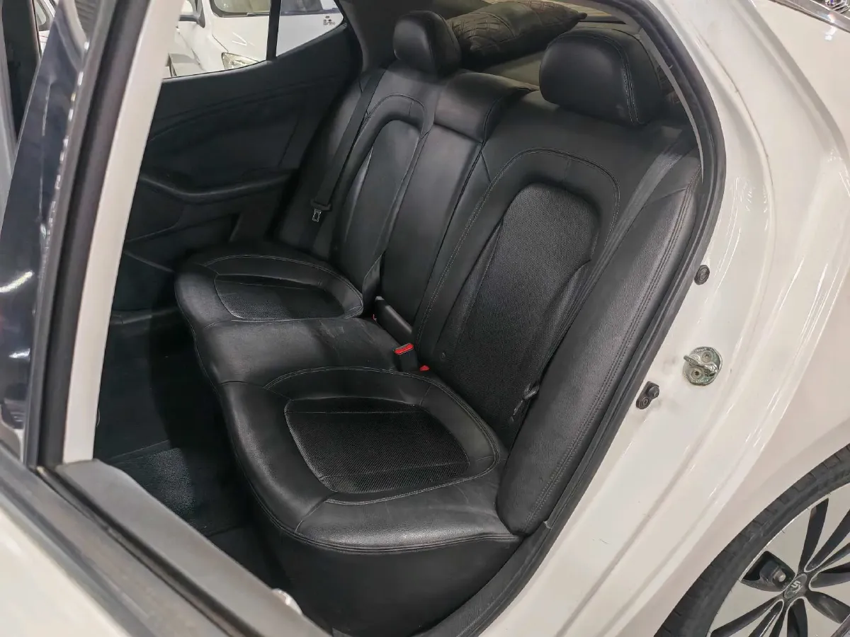 2012 Kia K5 2.0L 162HP L4 6AT,autocango,china used car exporter,china ev exporter,chinese used car exporter,chinese used ev exporter