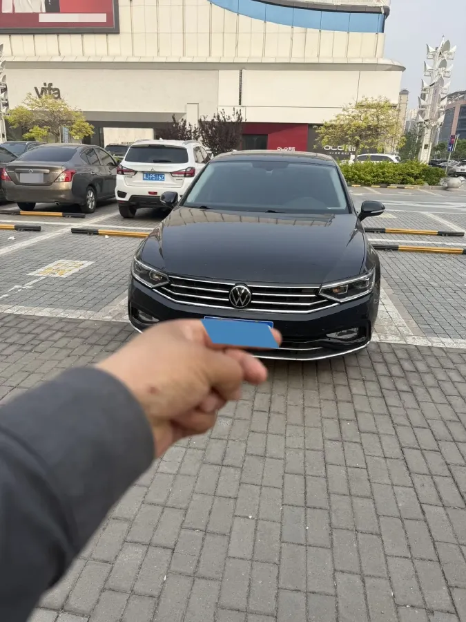 2020 Volkswagen Magotan 2.0T 220HP L4 7DCT,autocango,china used car exporter,china ev exporter,chinese used car exporter,chinese used ev exporter