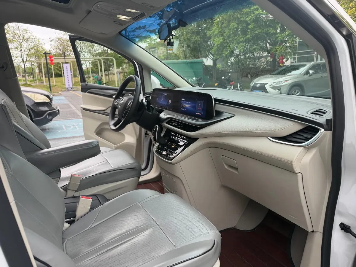 2023 Buick GL8 2.0T 237HP L4 9AT,autocango,china used car exporter,china ev exporter,chinese used car exporter,chinese used ev exporter