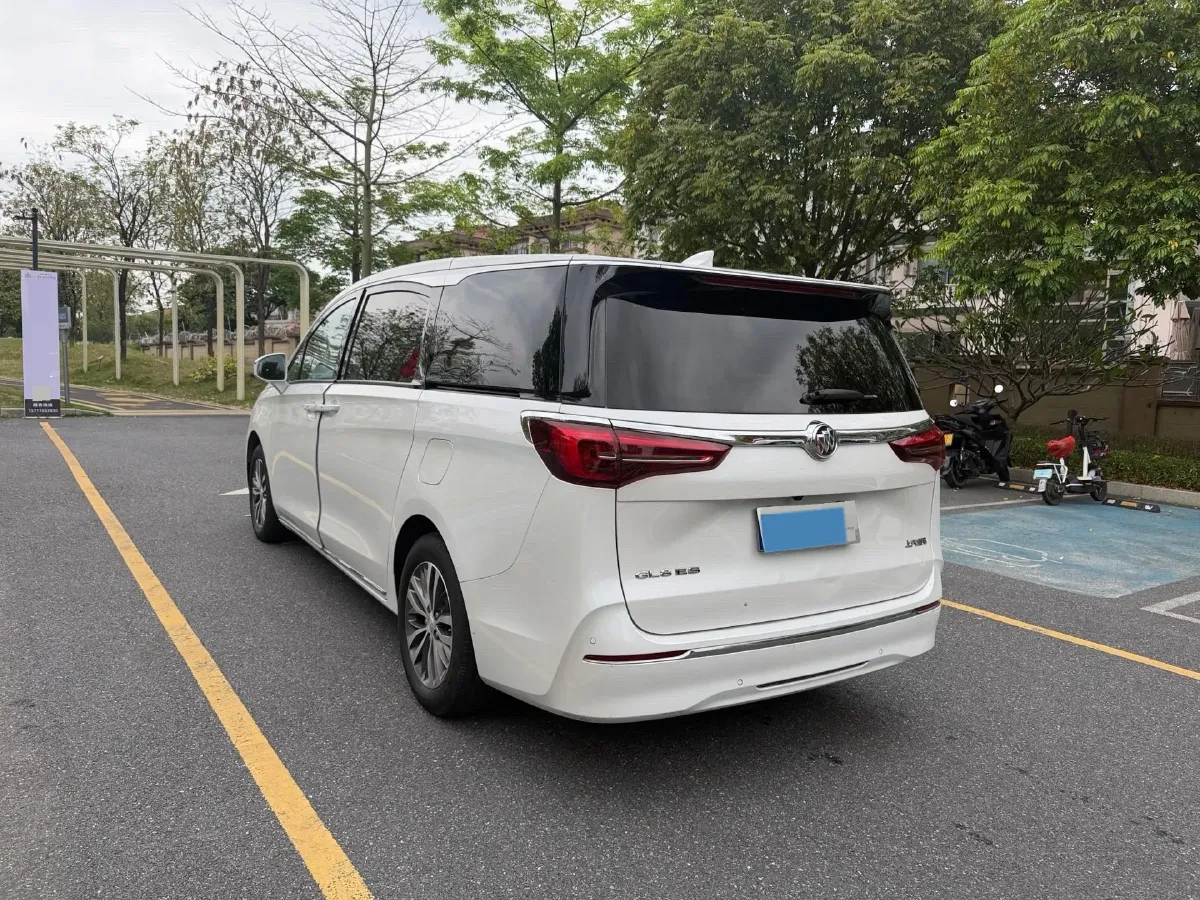 2023 Buick GL8 2.0T 237HP L4 9AT,autocango,china used car exporter,china ev exporter,chinese used car exporter,chinese used ev exporter