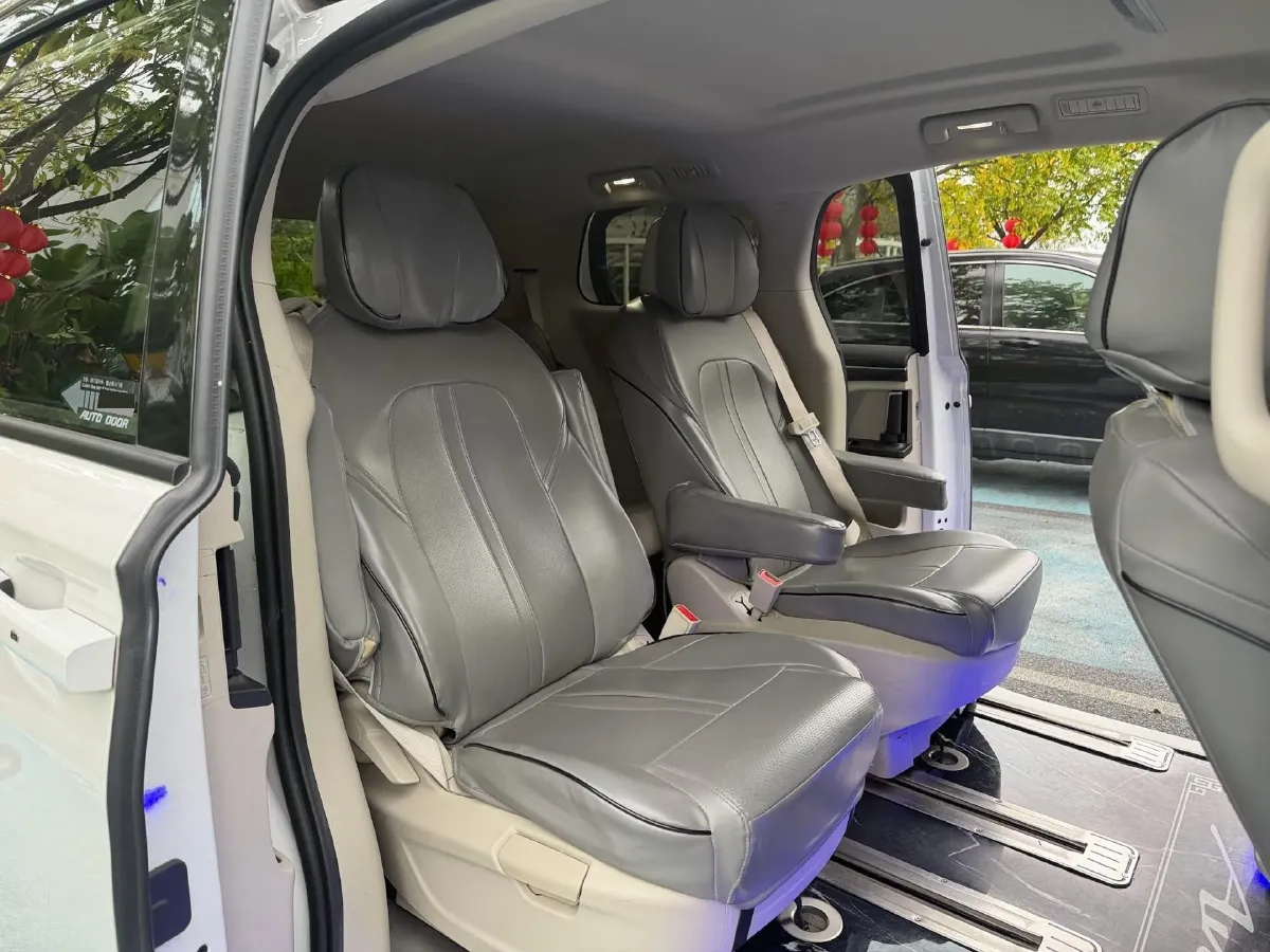 2023 Buick GL8 2.0T 237HP L4 9AT,autocango,china used car exporter,china ev exporter,chinese used car exporter,chinese used ev exporter