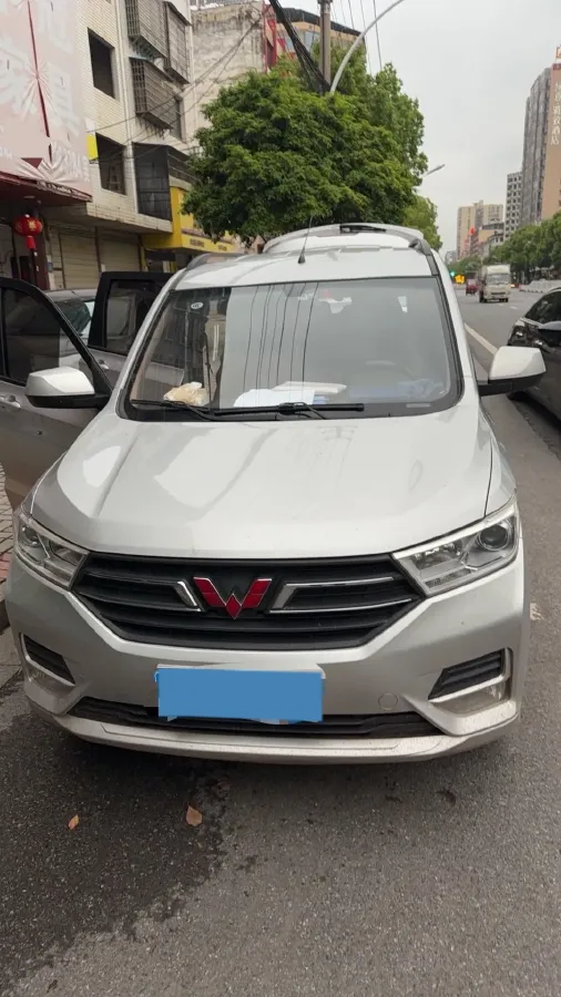 2021 WuLing HongGuang 1.5L 99HP L4 6MT,autocango,china used car exporter,china ev exporter,chinese used car exporter,chinese used ev exporter