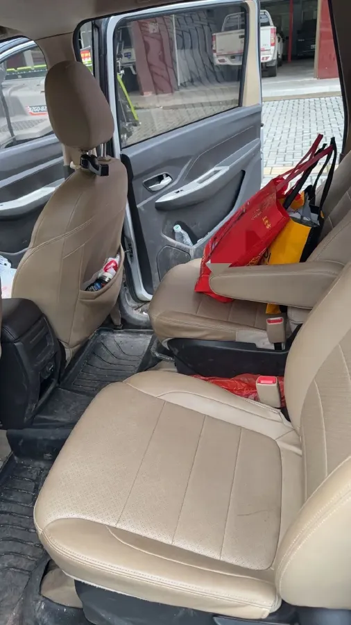 2021 WuLing HongGuang 1.5L 99HP L4 6MT,autocango,china used car exporter,china ev exporter,chinese used car exporter,chinese used ev exporter