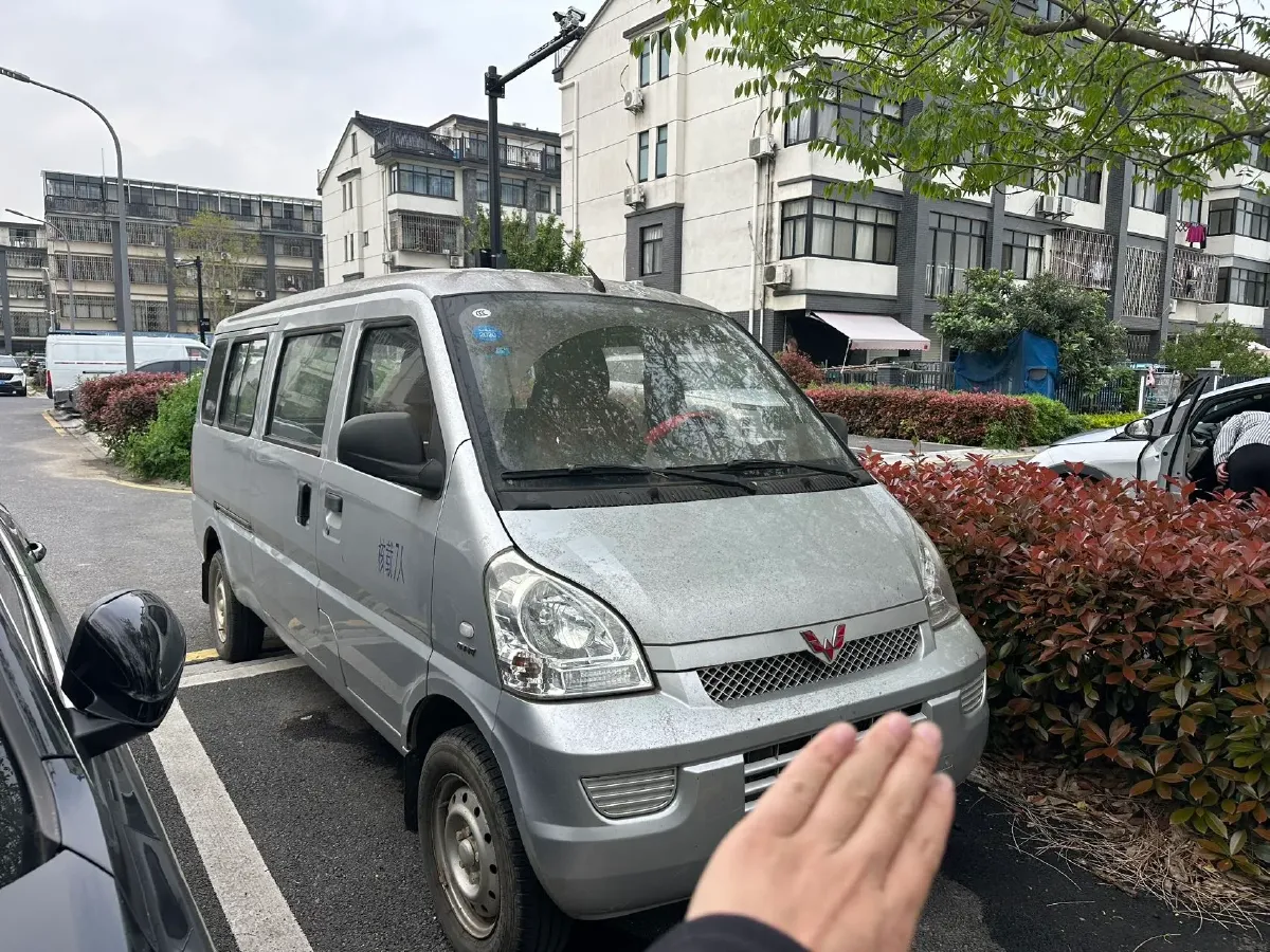 2012 WuLing RongGuang 1.5L 107HP L4 5MT,autocango,china used car exporter,china ev exporter,chinese used car exporter,chinese used ev exporter