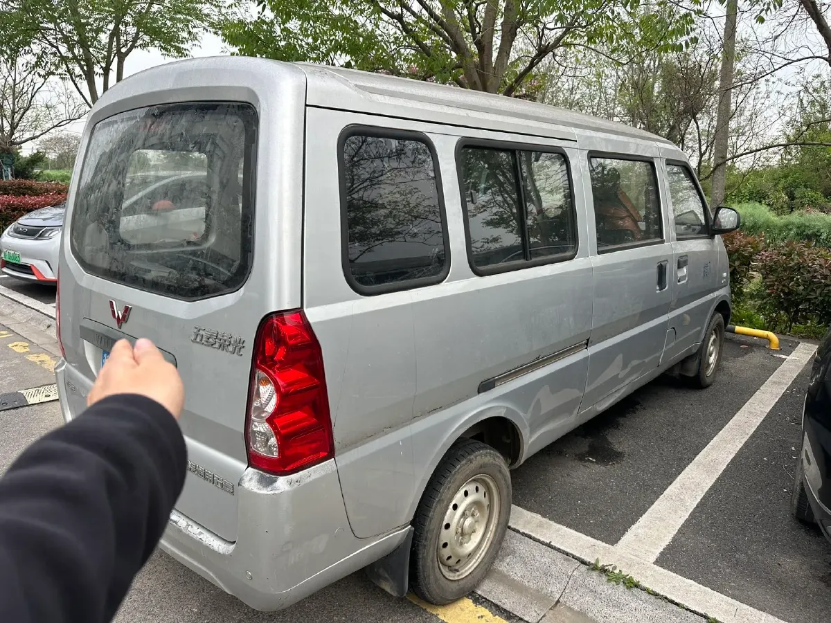 2012 WuLing RongGuang 1.5L 107HP L4 5MT,autocango,china used car exporter,china ev exporter,chinese used car exporter,chinese used ev exporter