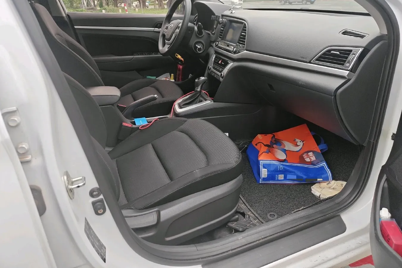 2016 Hyundai Elantra 1.6L 130HP L4 6AT,autocango,china used car exporter,china ev exporter,chinese used car exporter,chinese used ev exporter