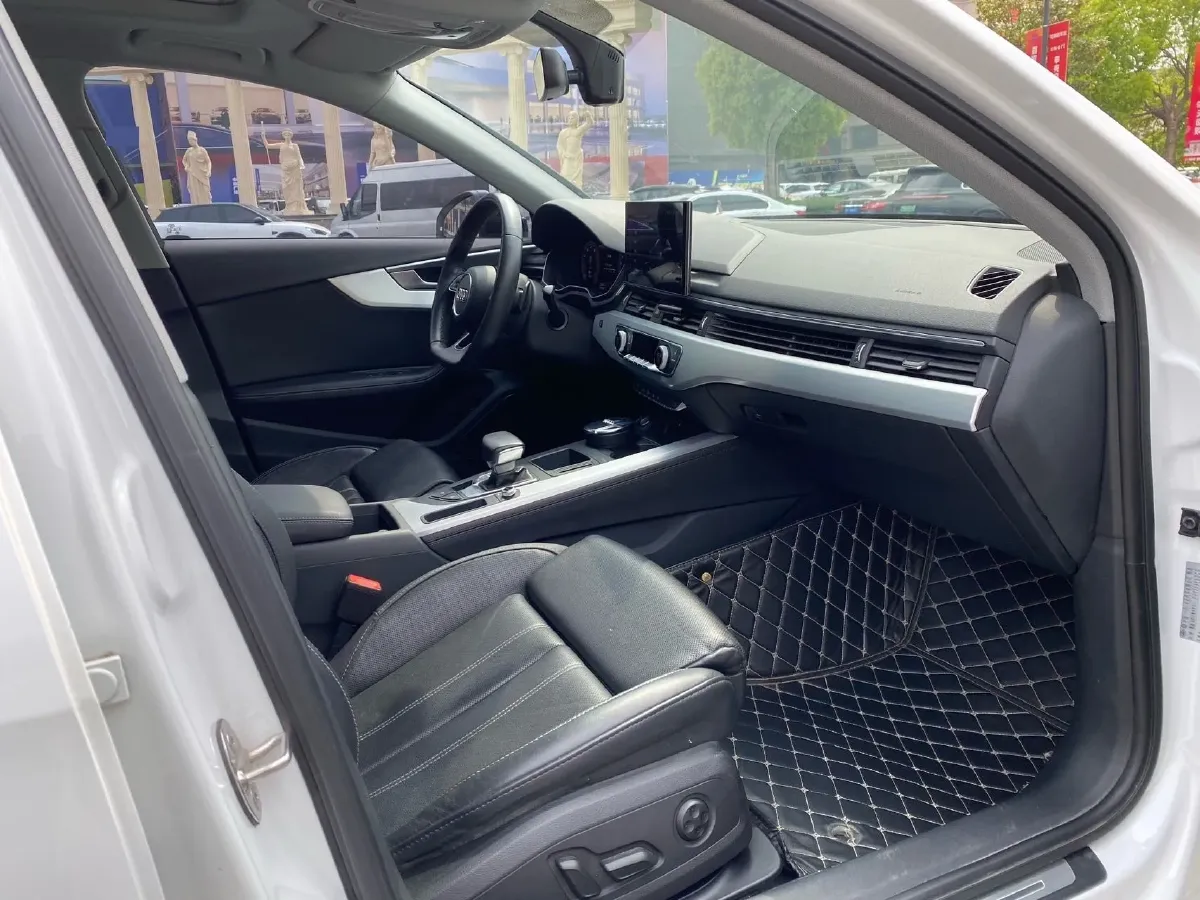 2022 Audi A4L 2.0T 190HP L4 7DCT,autocango,china used car exporter,china ev exporter,chinese used car exporter,chinese used ev exporter