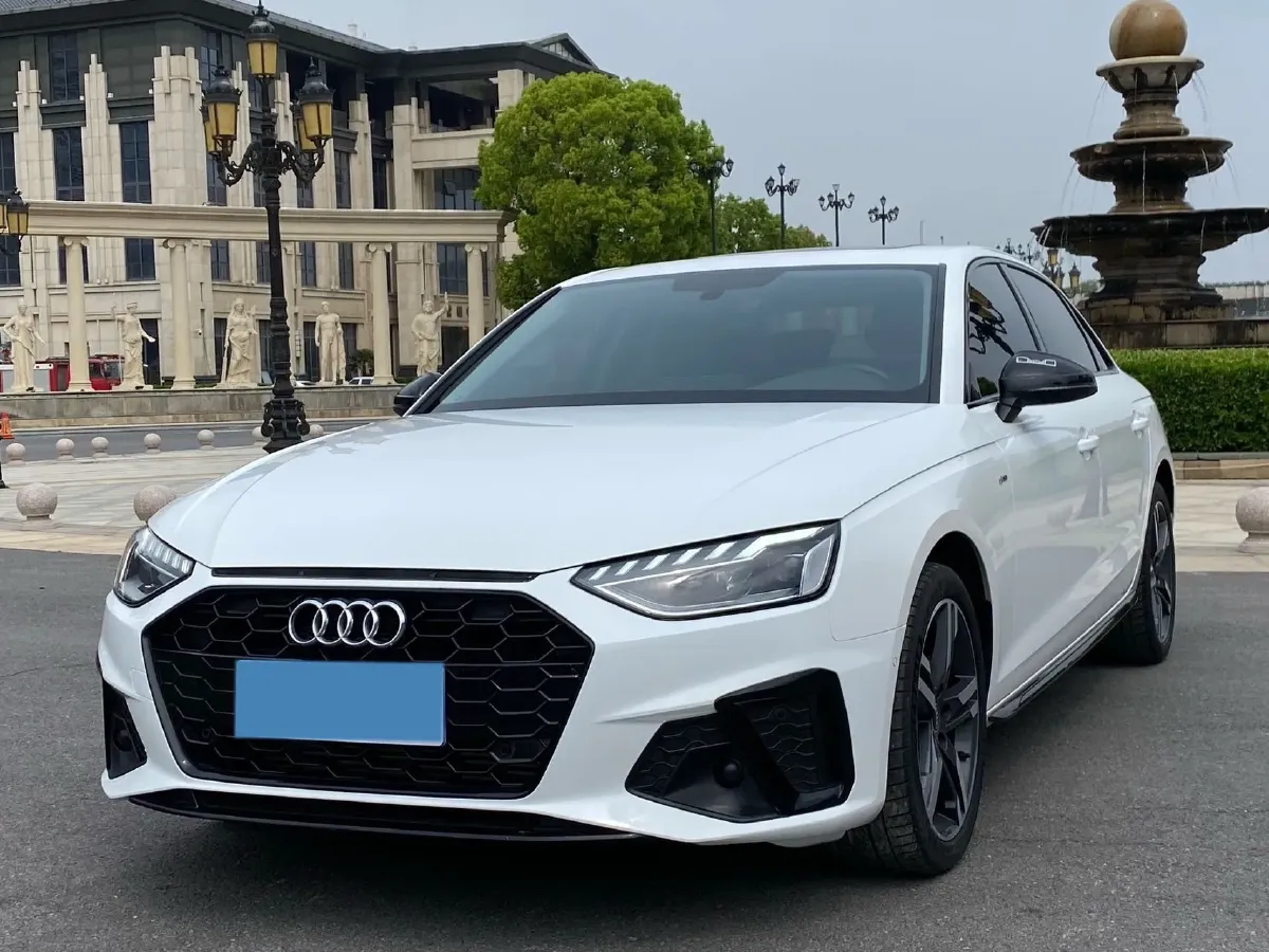 2022 Audi A4L 2.0T 190HP L4 7DCT,autocango,china used car exporter,china ev exporter,chinese used car exporter,chinese used ev exporter