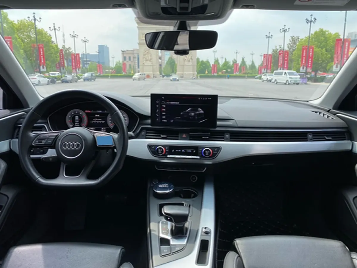 2022 Audi A4L 2.0T 190HP L4 7DCT,autocango,china used car exporter,china ev exporter,chinese used car exporter,chinese used ev exporter