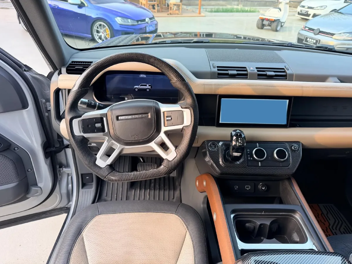 2021 Land Rover Defender 3.0T 400HP L6 8AT,autocango,china used car exporter,china ev exporter,chinese used car exporter,chinese used ev exporter