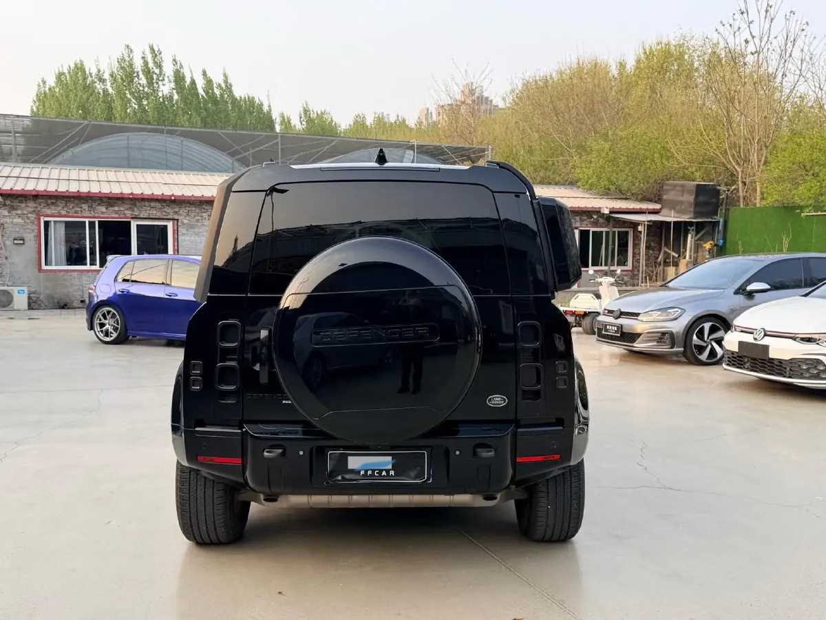 2021 Land Rover Defender 3.0T 400HP L6 8AT,autocango,china used car exporter,china ev exporter,chinese used car exporter,chinese used ev exporter