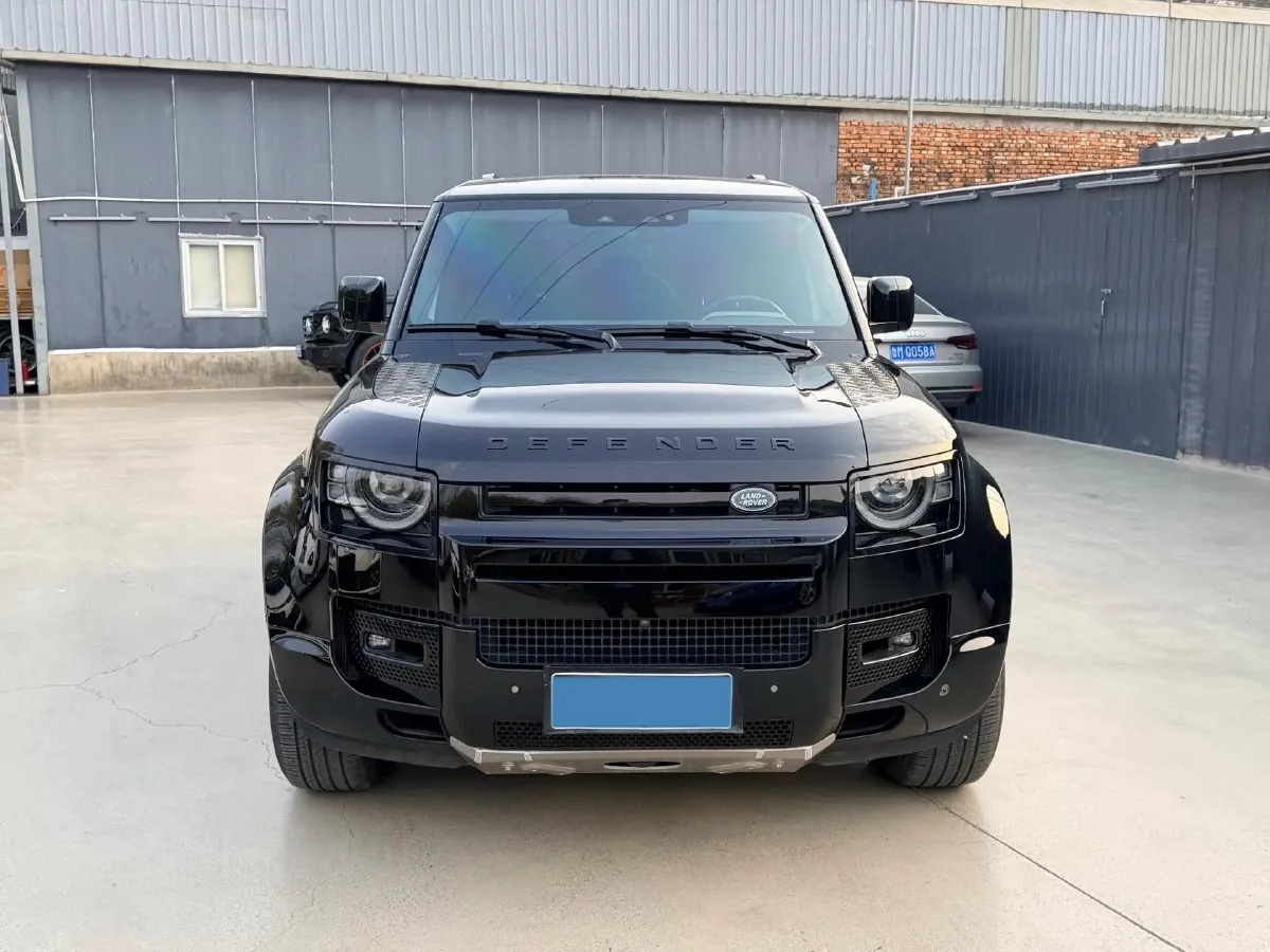 2021 Land Rover Defender 3.0T 400HP L6 8AT,autocango,china used car exporter,china ev exporter,chinese used car exporter,chinese used ev exporter