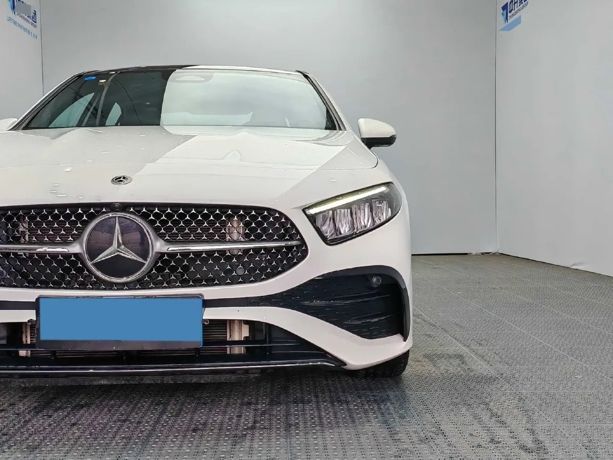 2023 Mercedes-Benz A Class 1.3T 163HP L4 7DCT,autocango,china used car exporter,china ev exporter,chinese used car exporter,chinese used ev exporter