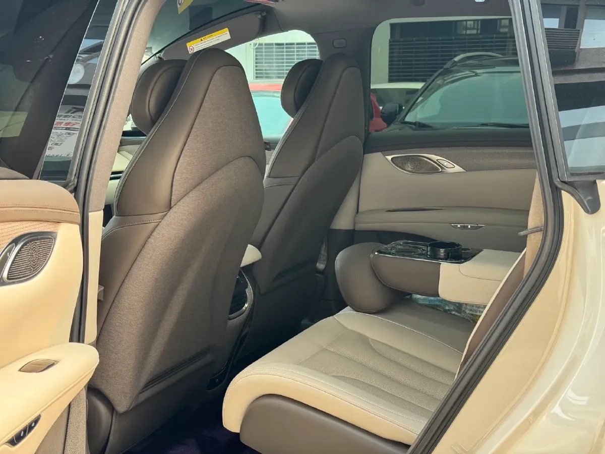 2023 IM LS7 BEV 90KWH,autocango,china used car exporter,china ev exporter,chinese used car exporter,chinese used ev exporter