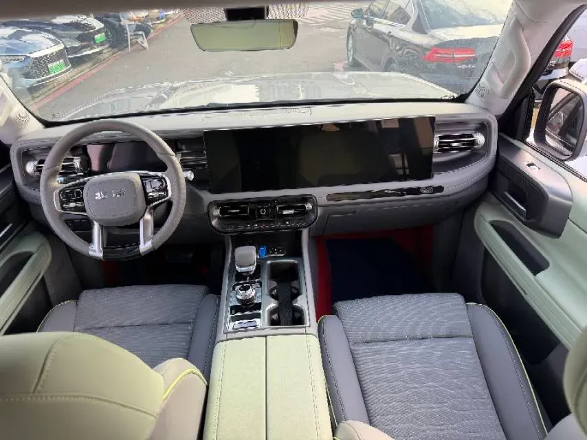 2024 Beijing BJ40 2.0T 245HP L4 8AT,autocango,china used car exporter,china ev exporter,chinese used car exporter,chinese used ev exporter