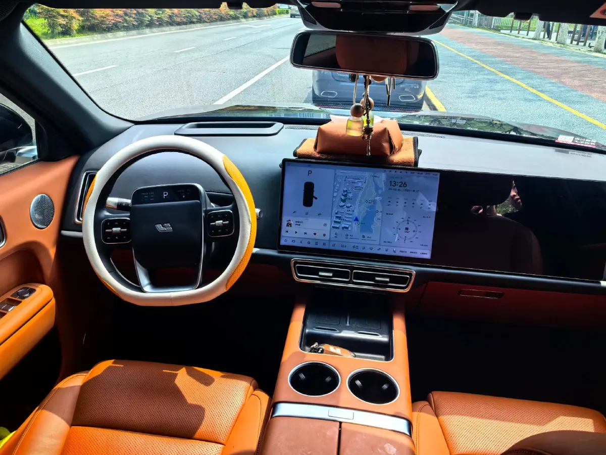 2024 Ford Bronco 2.3T 275HP L4 10AT,autocango,china used car exporter,china ev exporter,chinese used car exporter,chinese used ev exporter