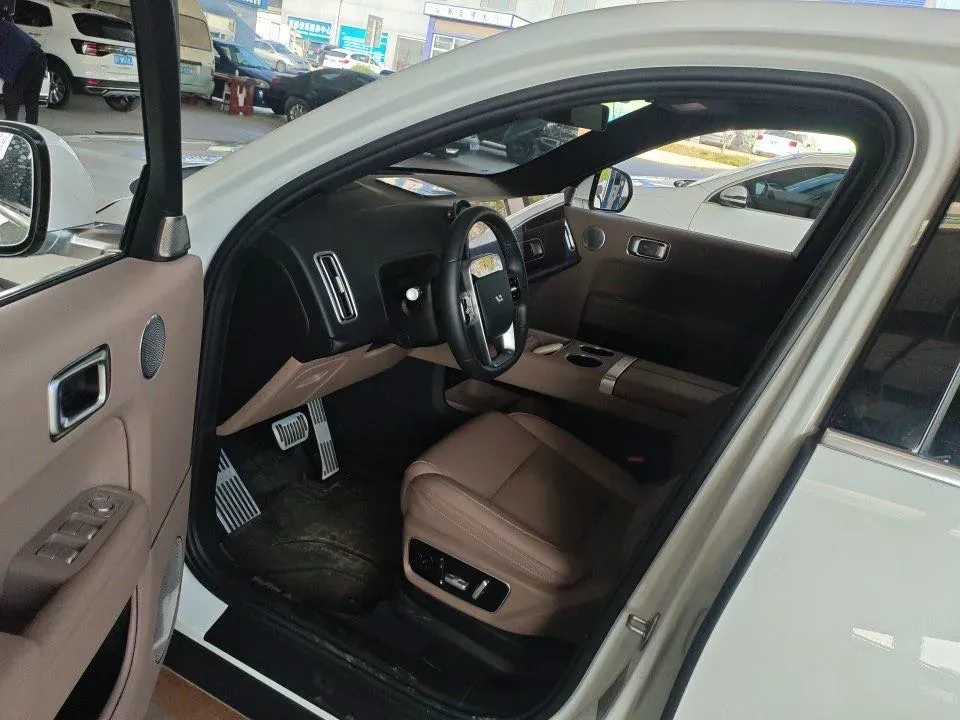 2025 Li L7 Range Extended 154HP REEV,autocango,china used car exporter,china ev exporter,chinese used car exporter,chinese used ev exporter