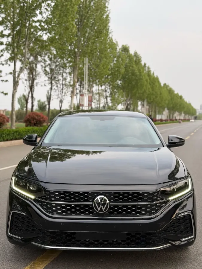 2021 Volkswagen Passat 2.0T 186HP L4 7DCT,autocango,china used car exporter,china ev exporter,chinese used car exporter,chinese used ev exporter